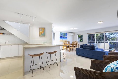 Tropical & Modern With Rooftop Terrace - Accommodation Perth 3