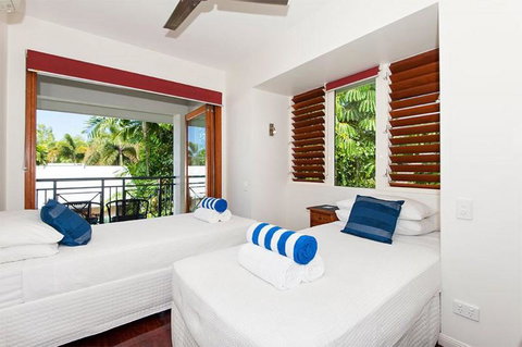 Tropical Oasis - 8 Templemoon - Accommodation Perth 2