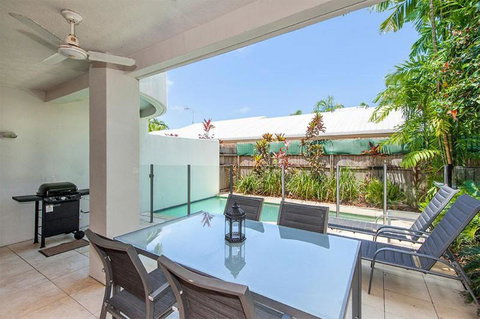 Tropical Oasis - 8 Templemoon - Accommodation Perth 1