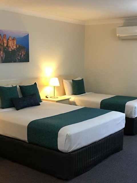 Tuckerbox Motor Inn - Perth Resorts 1