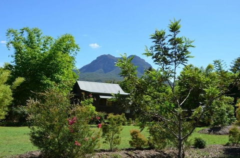 Tuckeroo Cottages & Gardens - Accommodation Perth 3