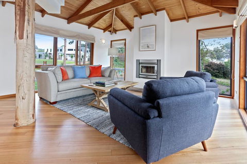 Tura Tree House - Accommodation Perth 3