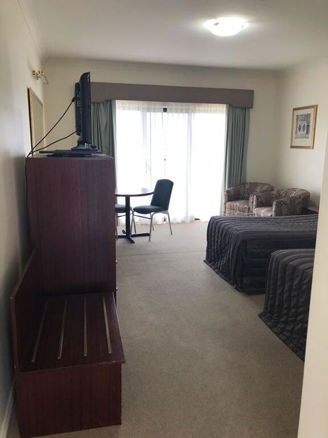 Turners Vineyard Motel - Accommodation Perth 3