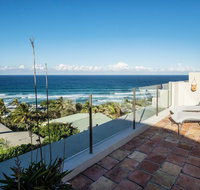 Tuscan inspired townhouse minutes from the beach - Accommodation Perth