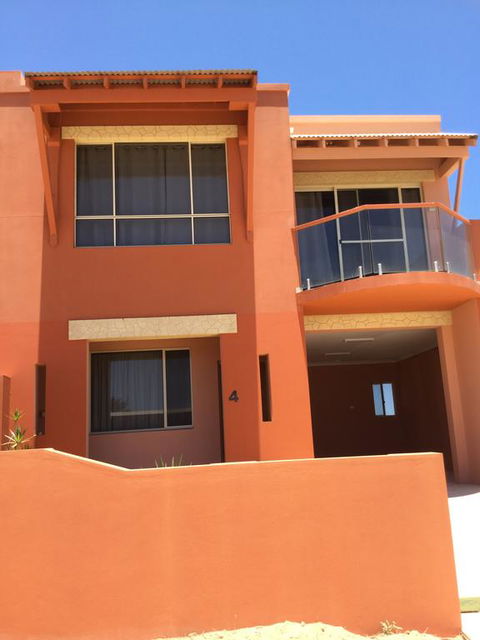 Tuscany Townhouse 3-4 - Accommodation Perth 0