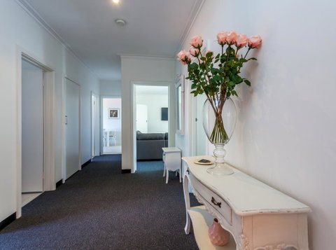 Twelve Errard - Accommodation Perth 2