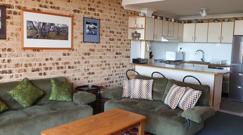 Twin Seasons 2 - Accommodation Perth 2