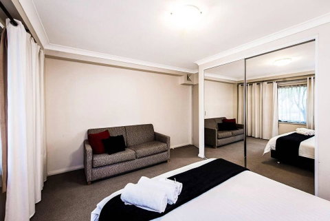 Two Bedroom Apt Next To Perth CBD With Parking. - Accommodation Perth 3