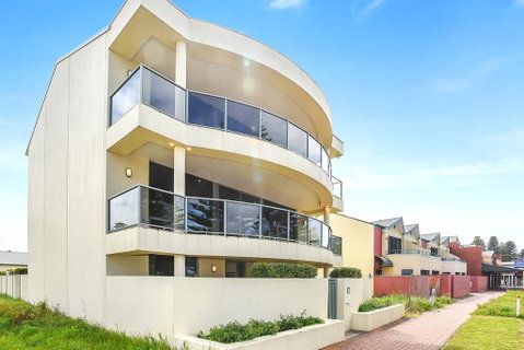 Ultimate Esplanade - 3 Storey Experience - WiFi - Accommodation Perth 3