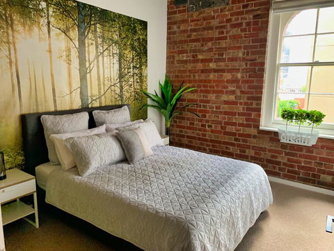 Ultra-chic Top Floor New York Style Loft Apartment - Accommodation Perth 3