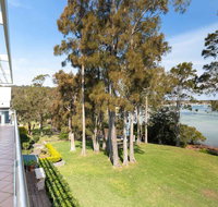 Unit 1 44 Danalene Pde fantastic waterfront property with air con - Accommodation Perth