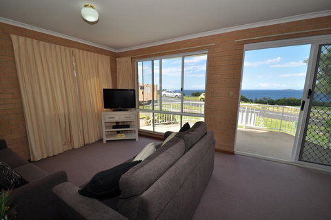 Unit 1, Countess Court - Accommodation Perth 0