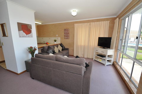 Unit 1, Countess Court - Accommodation Perth 1