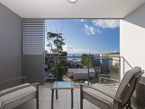 Unit 301 'The Shoal' 6-8 Bullecourt Street - Air Con, Walking To Local Shops & Beach - Accommodation Perth 0