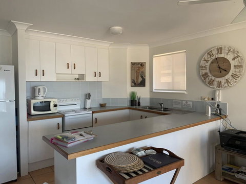 Unit 5 Sanctuary Shores, Kings Beach - Free Wifi! - Accommodation Perth 3