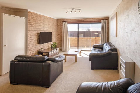 Unit 7 St Moritz - Accommodation Perth 1