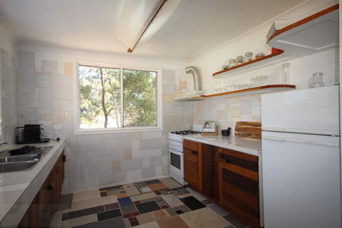 Up-cycle House Blackheath - Accommodation Perth 2