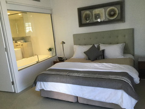 Upmarket Resort At Oracle Broadbeach URGC - Accommodation Perth 3