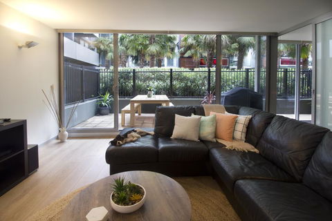 Urban Sea Drift - Pets, Pool, Gym, Parking, Beach 250m - Accommodation Perth 0