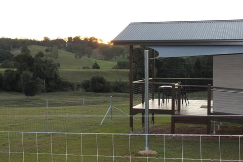 Valley Cabins By The Creek - Accommodation Perth 2