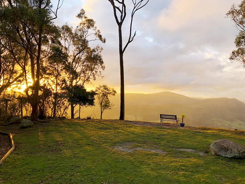 Valley View Luxury Retreat - Accommodation Perth 1