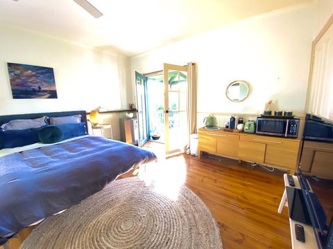 Valley Abode Large Studio Suite -private Ensuite - Accommodation Perth 2