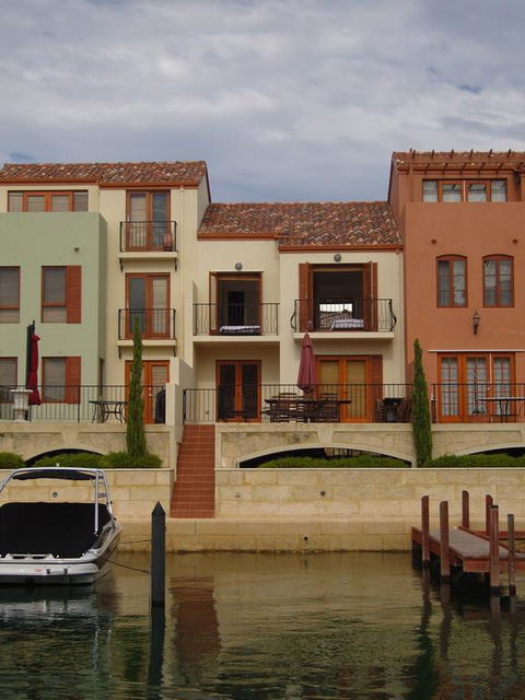 Venice At The Beach - Perth Resorts 3