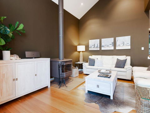 Venabu On Garuwa, 20 Garuwa Street - Spectacular House With Fabulous Views - Perth Resorts 3