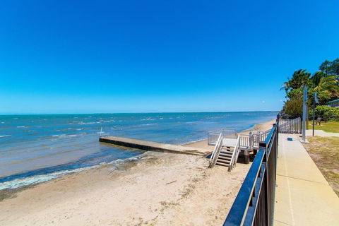 Views, Pool, Air Conditioning - Karoonda Sands Welsby Pde, Bongaree - Accommodation Perth 3