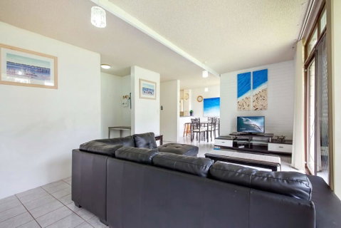 Villa Ellisa, Unit 1/10 Columbia Close - Accommodation Perth 0