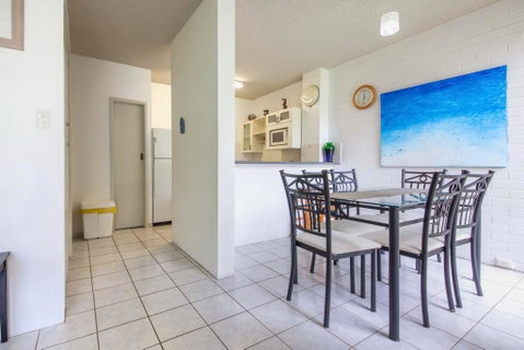 Villa Ellisa, Unit 1/10 Columbia Close - Accommodation Perth 3