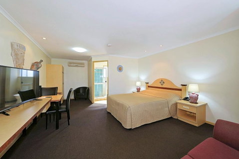 Villa Mirasol Motor Inn - Accommodation Perth 2