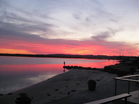 Villa Riviera On River Front - Accommodation Perth 1