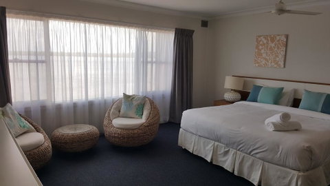 Villa Riviera On River Front - Accommodation Perth 2