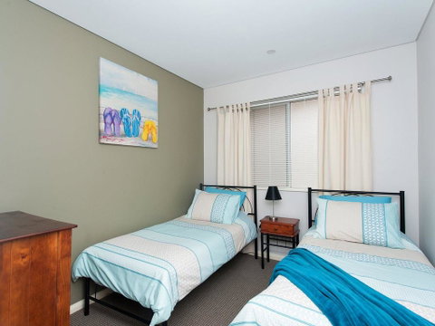 Villa Serene @ Fingal Bay - Accommodation Perth 1