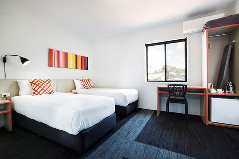Villawood Hotel - Accommodation Perth 2