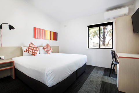 Villawood Hotel - Accommodation Perth 0