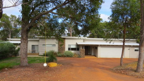 Vintners - More Space For You To Enjoy! - Accommodation Perth 2