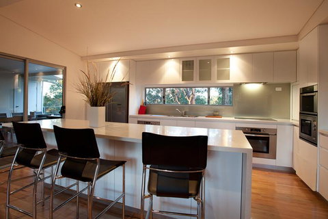 Vintners - More Space For You To Enjoy! - Accommodation Perth 3
