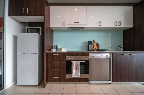 Vue Of The East End-Wifi - Netflix - Nespresso - Accommodation Perth 3