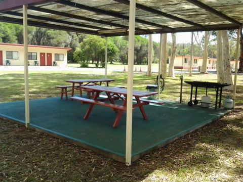 Wagon Wheel Motel & Units - Accommodation Perth 2