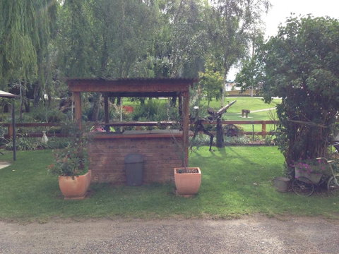 Walcha Royal Cafe & Accommodation - Perth Resorts 2