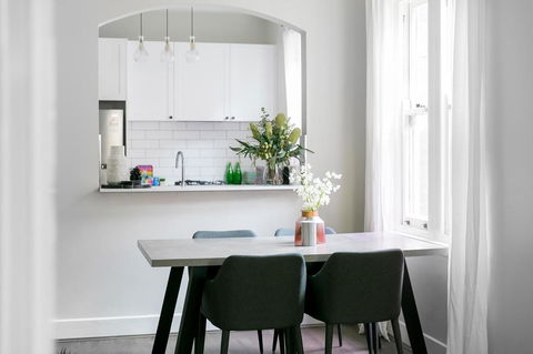 Walk Everywhere In The City From A Historic Home - Accommodation Perth 2