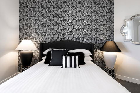 Walk Everywhere In The City From A Historic Home - Accommodation Perth 0