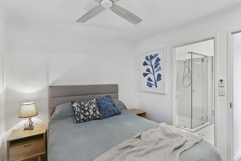 Walking On Sunshine - Accommodation Perth 2