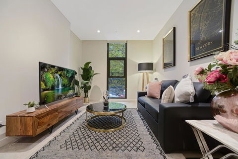 Walking To Darling Harbour, ICC,QVB, Shopping Mall - Accommodation Perth 0