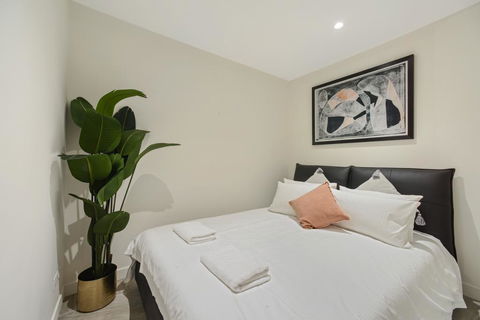 Walking To Darling Harbour, ICC,QVB, Shopping Mall - Accommodation Perth 1