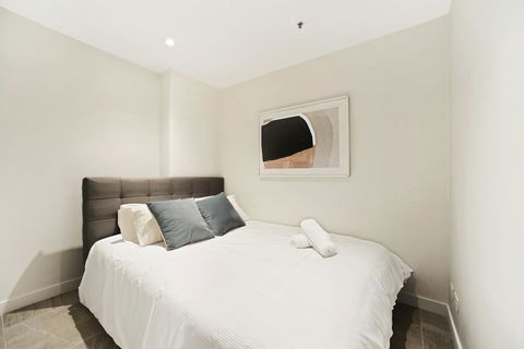 Walking To Darling Harbour, Townhall, QVB,ICC. - Accommodation Perth 1