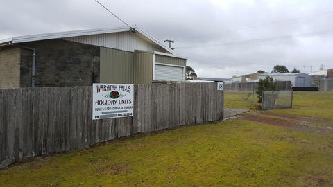 Waratah Falls Holiday Unit - Accommodation Perth 2