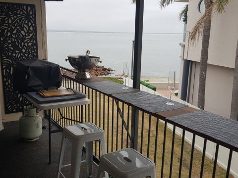 Waterfront 2 Bed Luxury Apartment In Corlette, Port Stephens - Sleeps 4 - Accommodation Perth 3